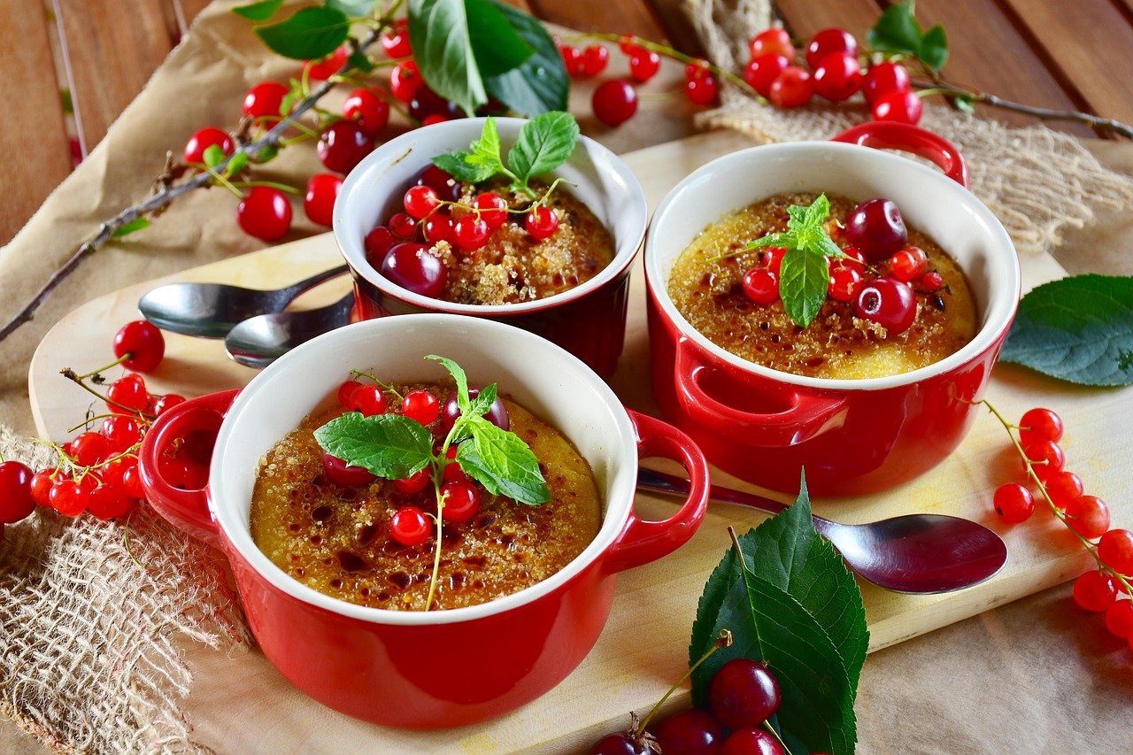 creme brulee, dessert, flan, currants, sweet, creme brulee, dessert, dessert, dessert, dessert, dessert